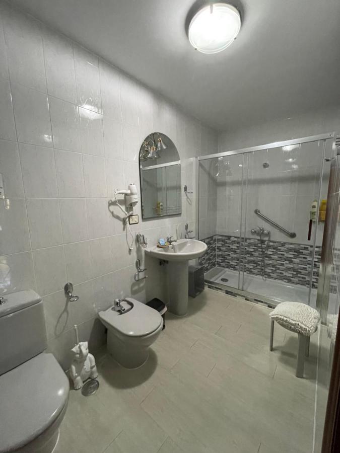 Habitaciones A Casa De Pepe Triacastela Exterior photo